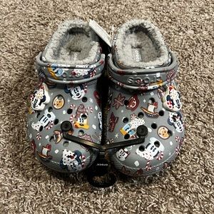 Disney Park CROCS Adult Mickey Mouse & Friends Holiday Snack Fleece Lined M5 W7